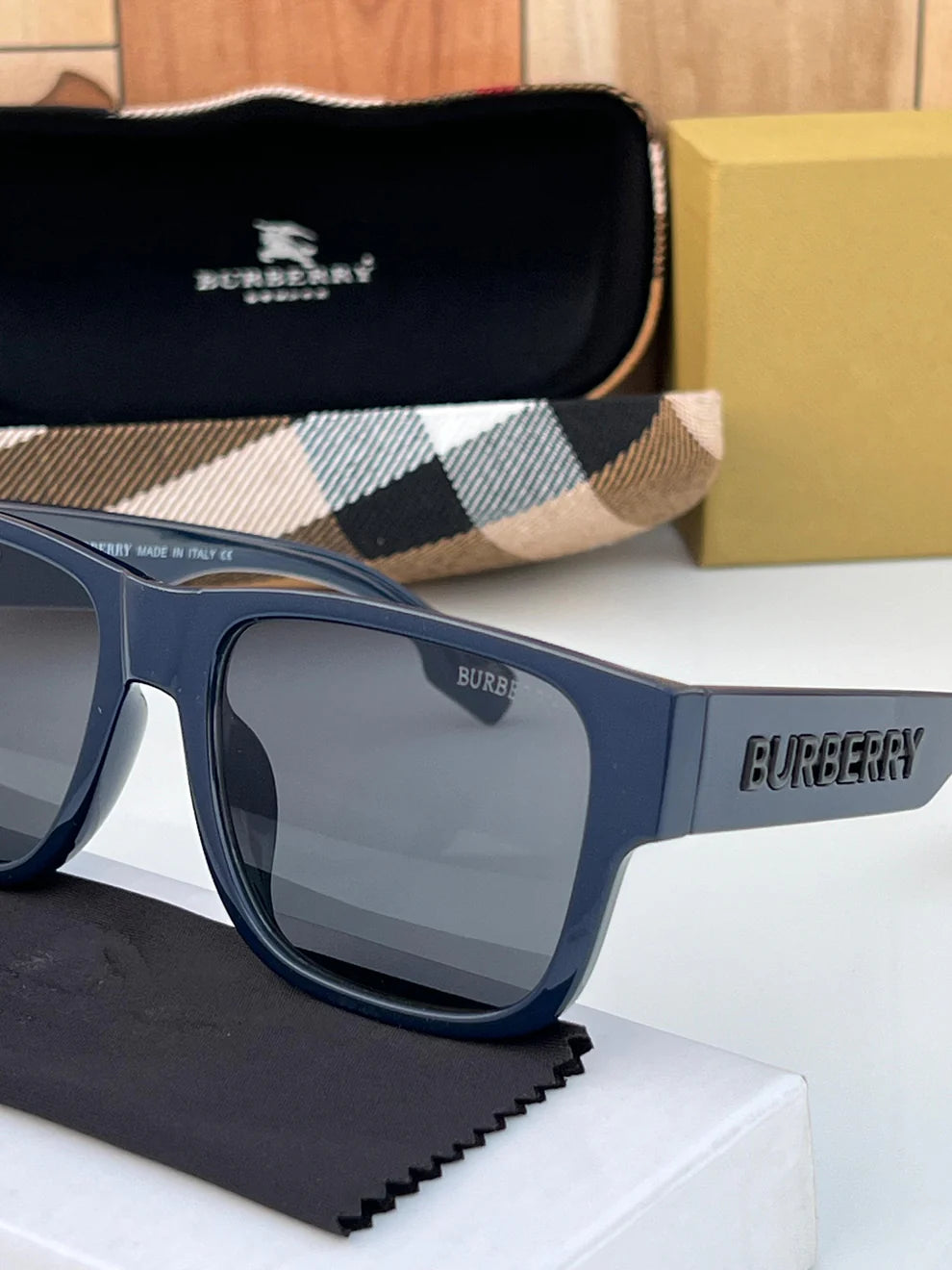 SUNGLASS WAYFERO BLUE BLACK WITH OG KIT